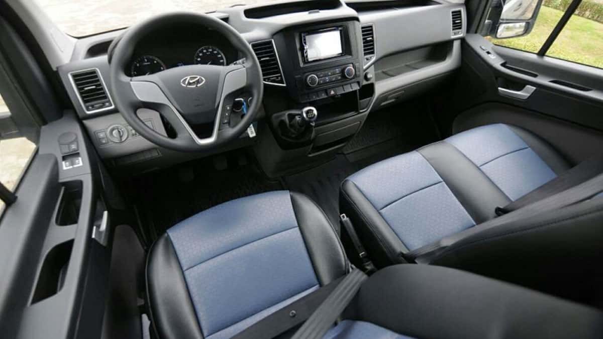 Bảng giá thuê xe 16 chỗ Hyundai Solati