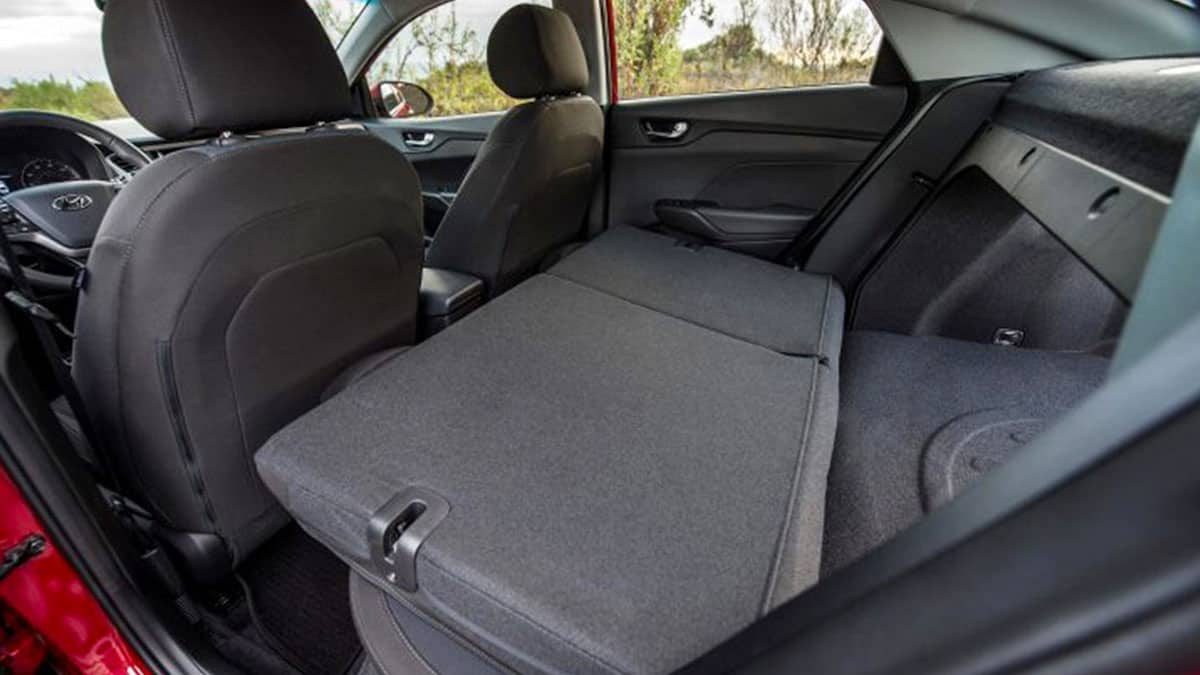 Chiếc xe này rộng rãi, thoải mái, chở đồ, chở người đều hiệu quả