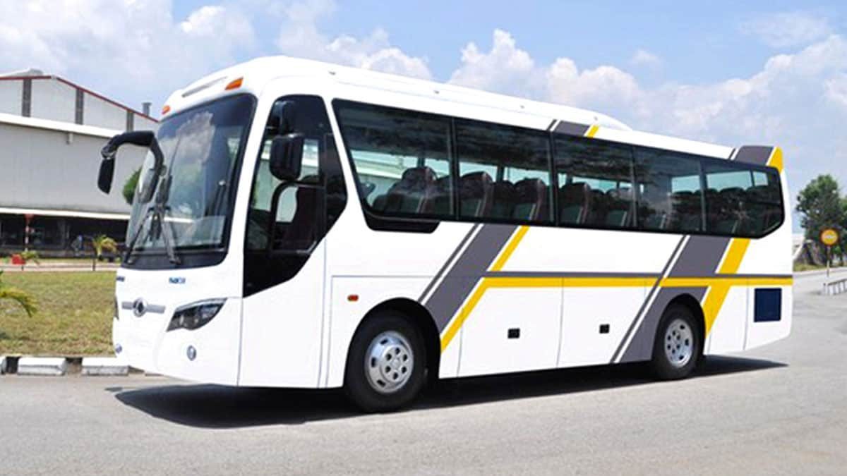 Nhu cầu thuê xe 35 chỗ Thaco Town phổ biến tại Hà Nội