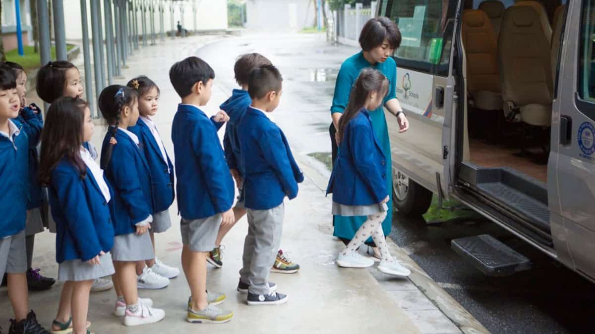 Bảng giá thuê xe đưa đón học sinh tại Hà Nội