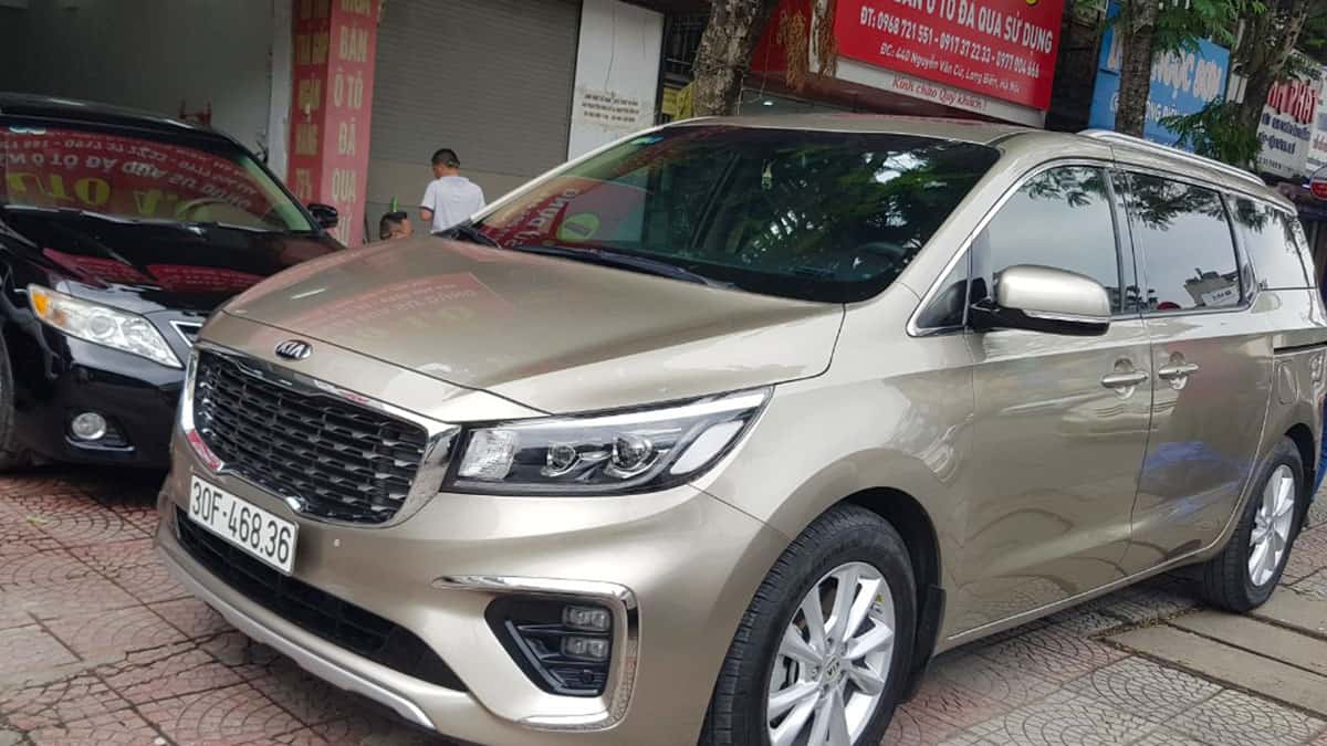 Đầu xe Kia Sedona 7 chỗ đơn giản mà hiện đại, sang trọng