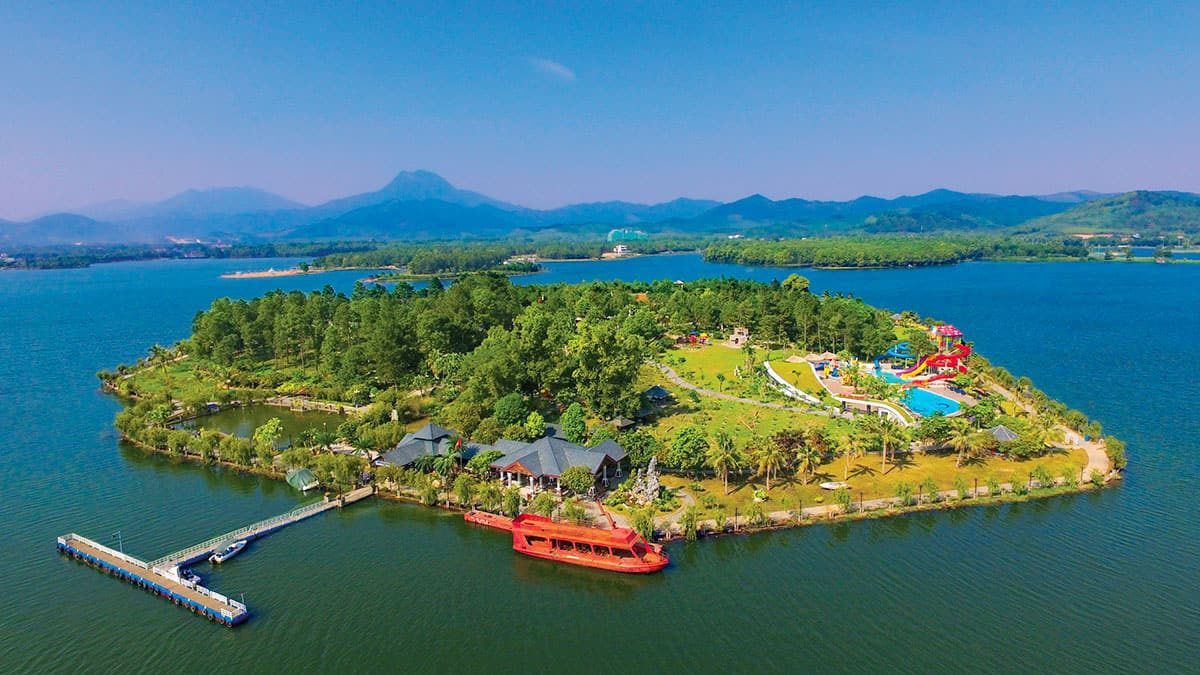 Không thể bỏ qua hồ Đại Lải với nhiều chương trình giải trí