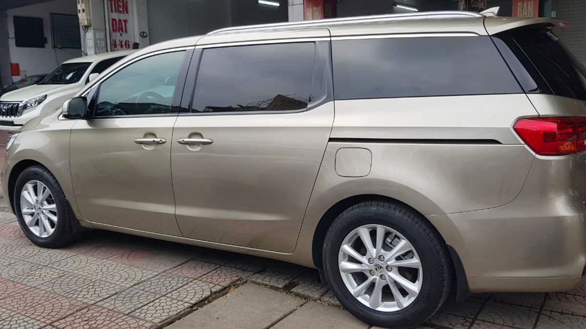 Xe Kia Sedona 7 chỗ đẹp và chạy cũng rất khoẻ và êm