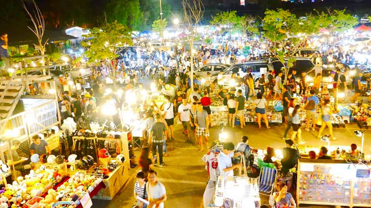 Chợ đêm Sơn Trà là tọa độ không thể bỏ qua của các tín đồ du lịch