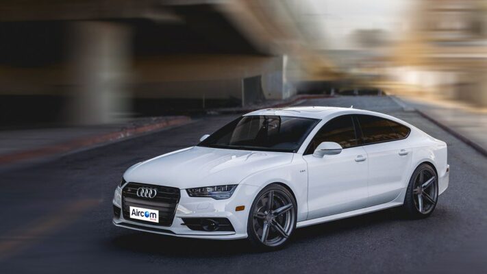 Demand for 4 seater car rental in Hanoi has increased sharply.