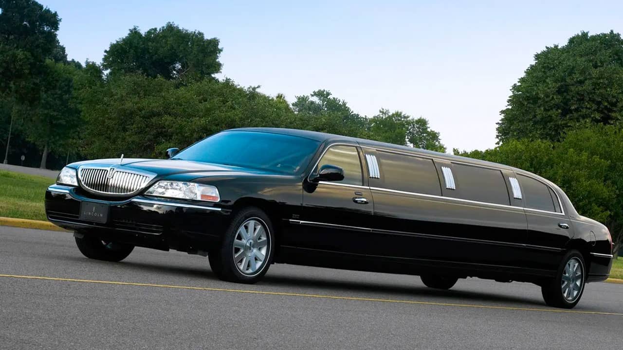 Lincoln Town Car Limousine