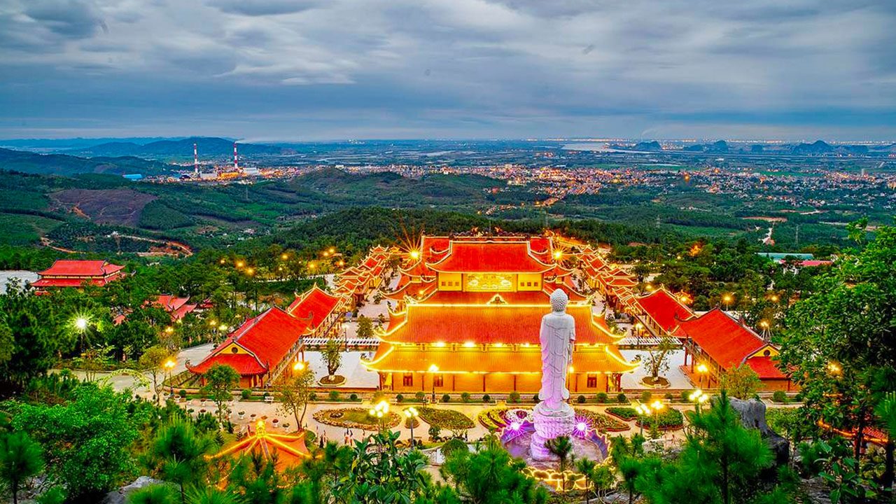 Thời điểm lý tưởng đi chùa Ba Vàng