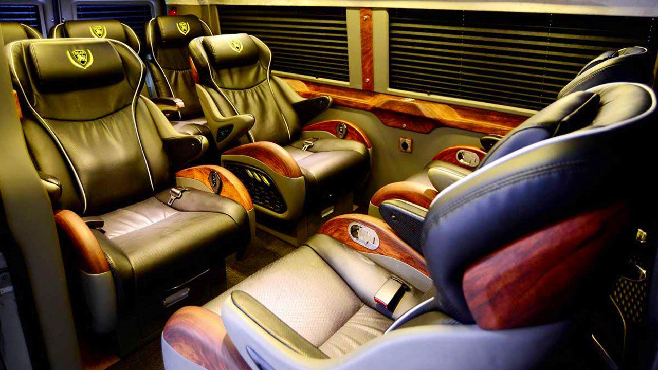 Dcar Limousine Xplus 9 chỗ