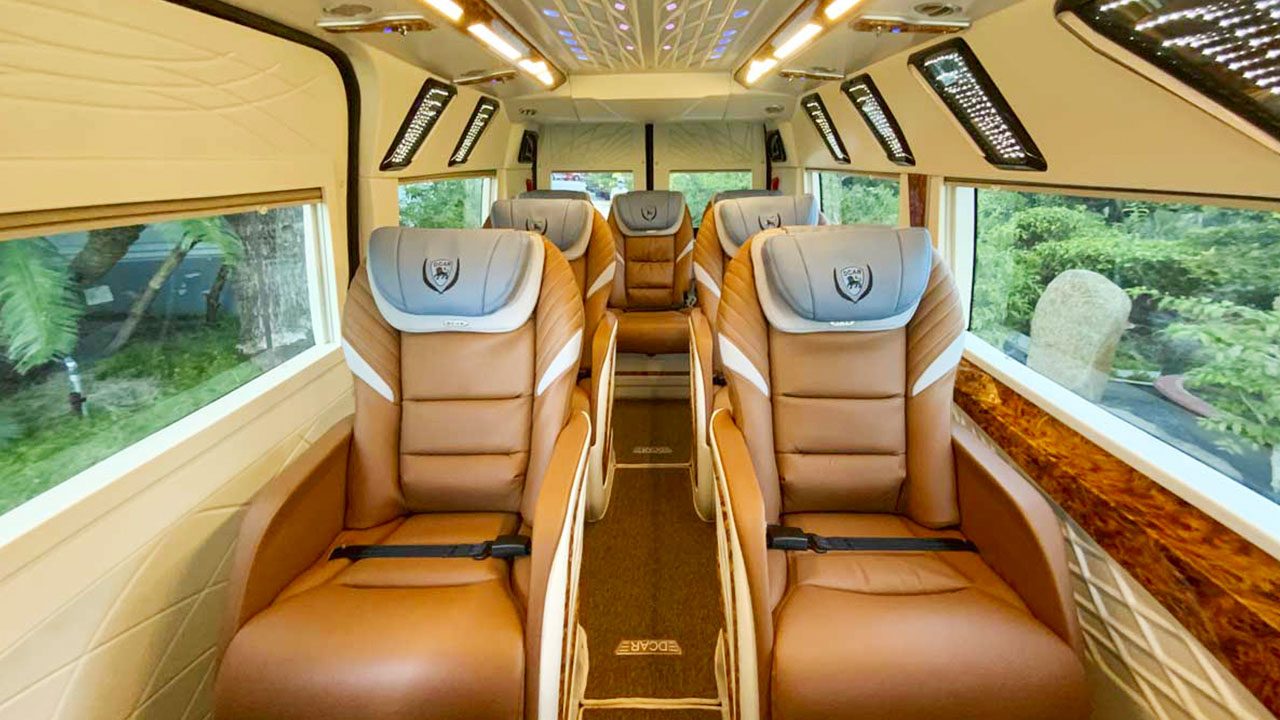 Nội thất xe Limousine đi Cát Bà