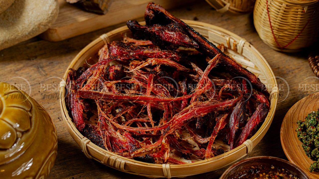 Thịt trâu gác bếp