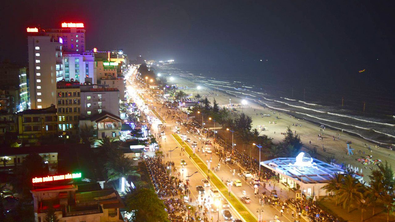 Đêm ở bãi biển Sầm Sơn