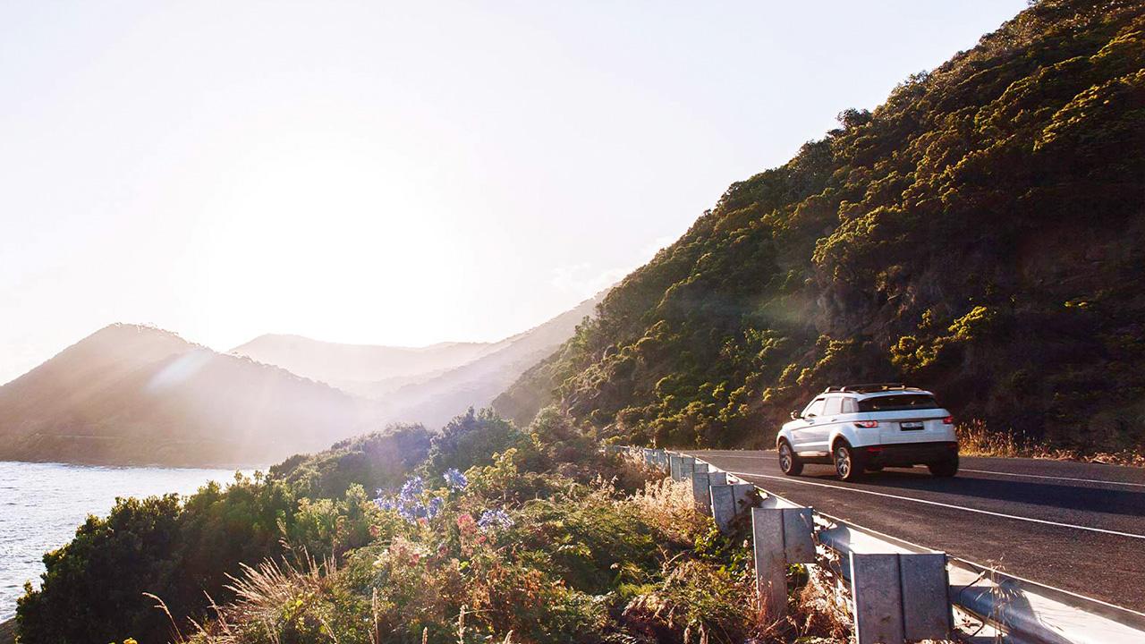 Giá thuê xe tại DKT Transport cạnh tranh so với thị trường