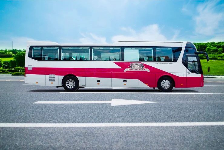 Ngoại thất xe Limousine 29 chỗ