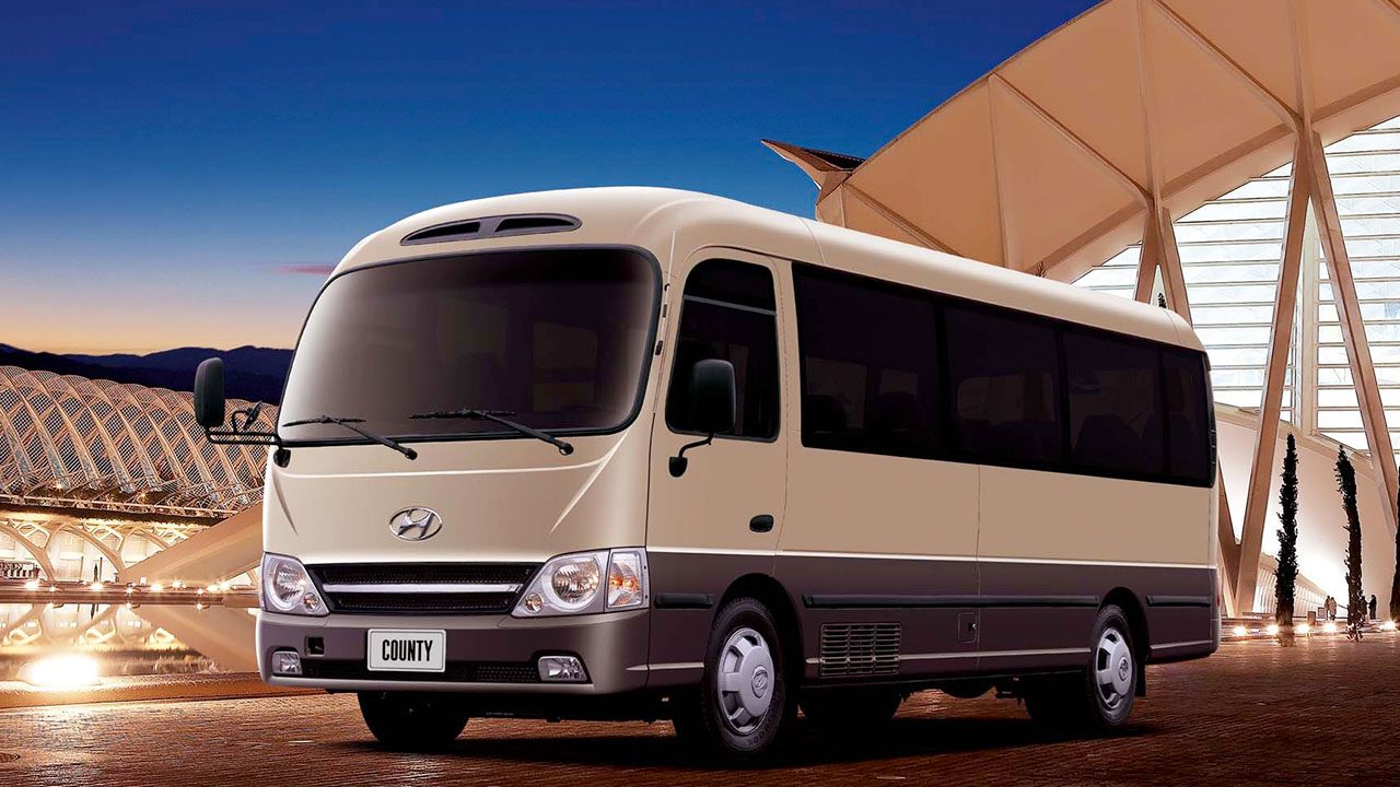 Hyundai County car rental 29 seats cheapest, most reputable in Hanoi
