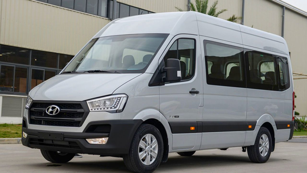 Hyundai Solati Car rental 16 seats with good price, attentive service