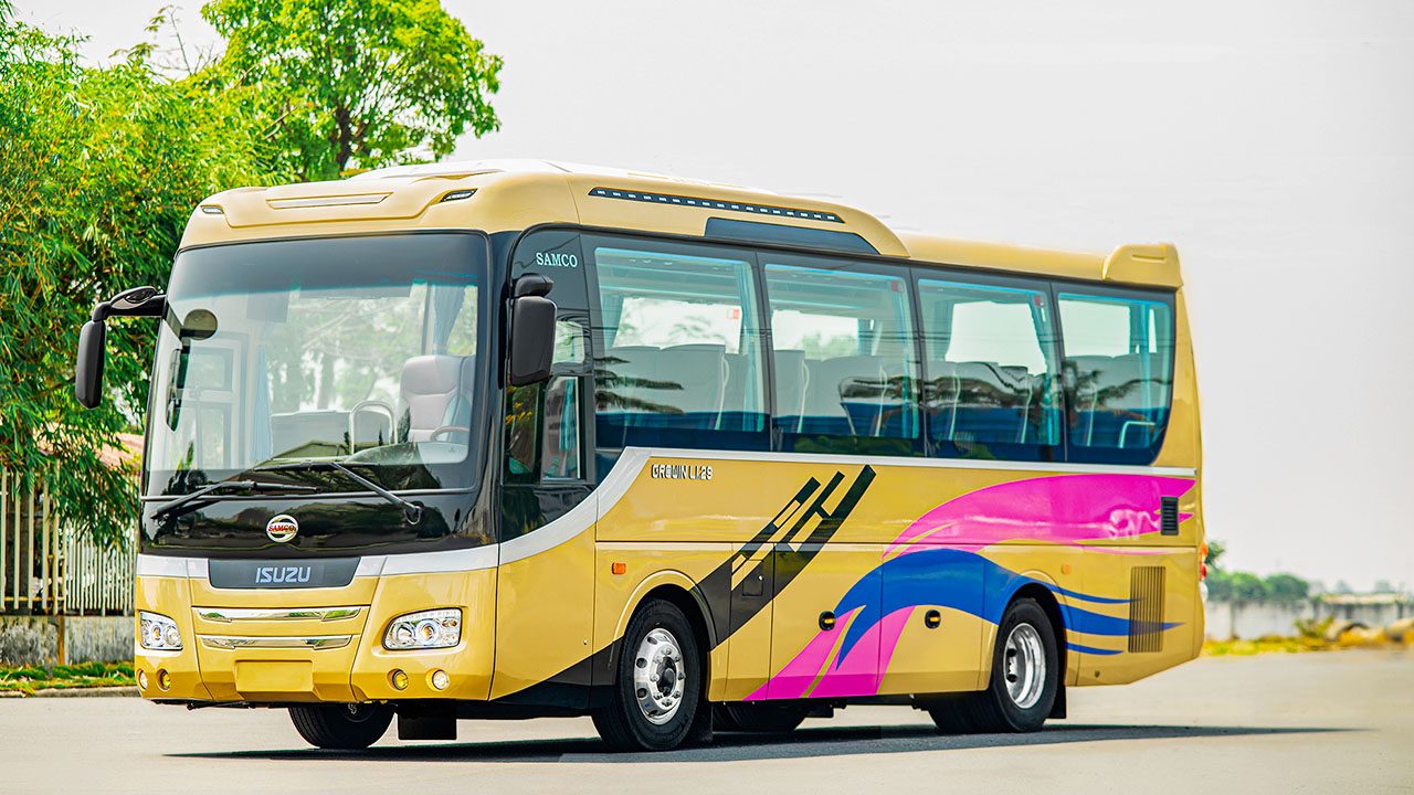 Isuzu Samco car rental 35 seats cheap in Hanoi