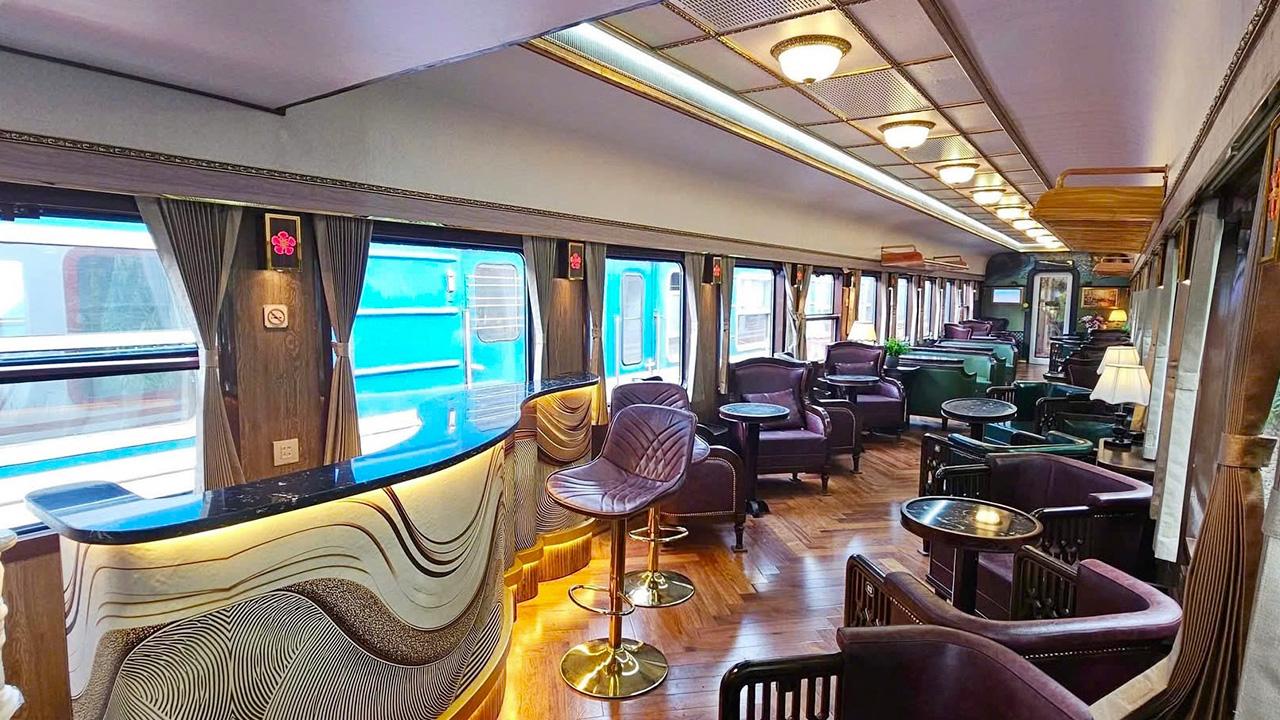 Di chuyển bằng tàu hỏa