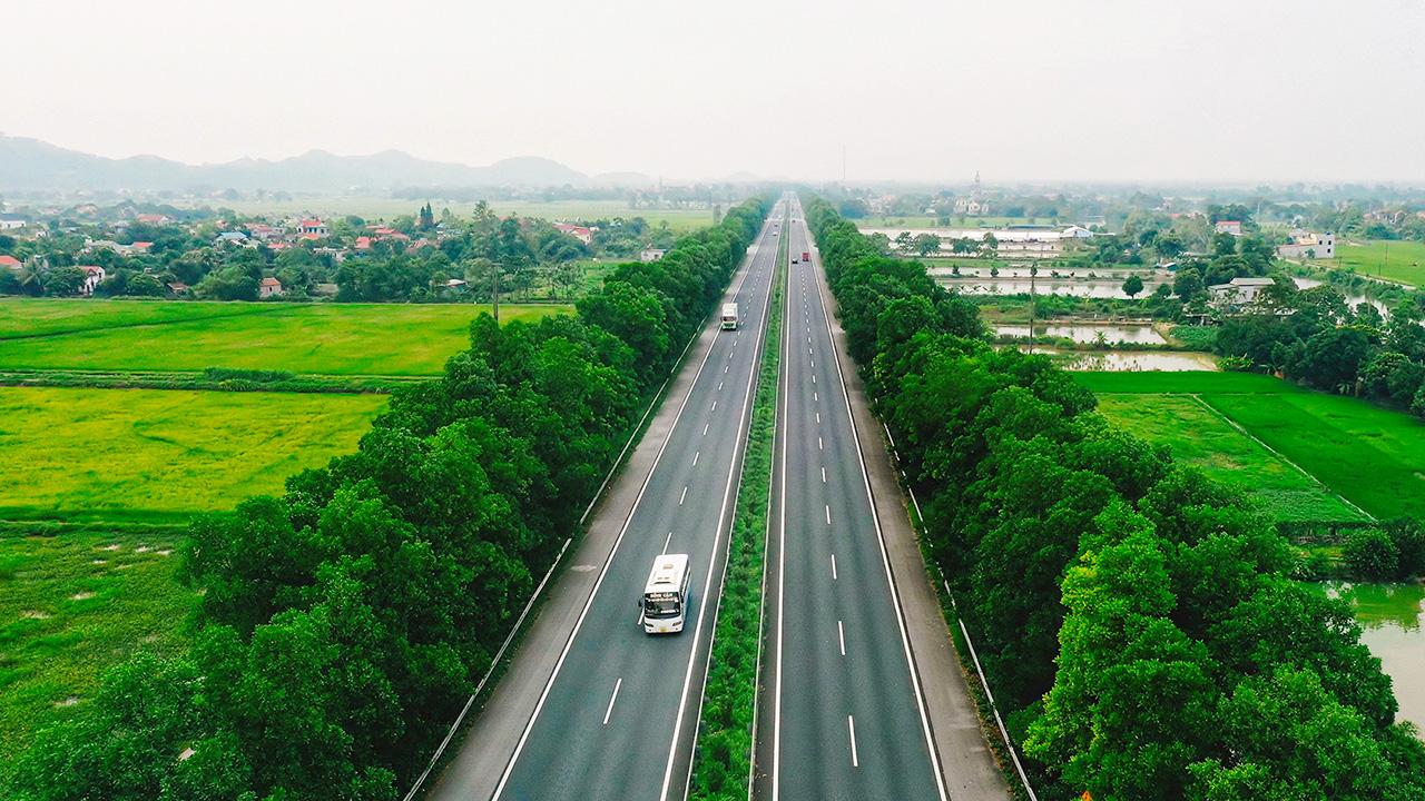 Ninh Bình cách Hà Nội bao nhiêu km?