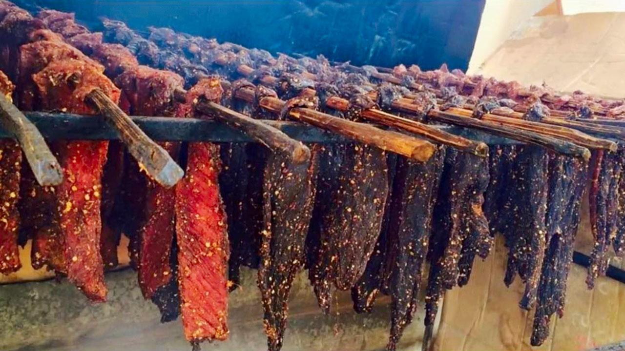 Thịt trâu gác bếp - món quà độc đáo của Hà Giang