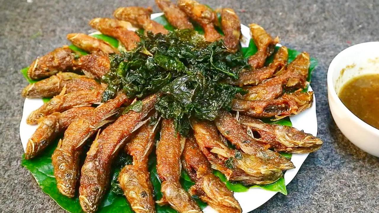 Cá bống suối nướng ống tre