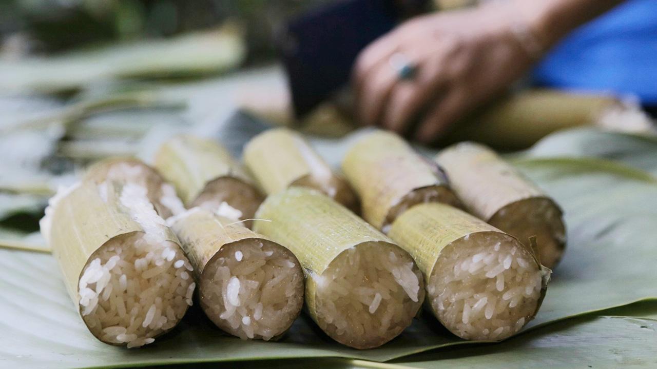 Cơm lam bản Nủa – Gói trọn hồn núi rừng