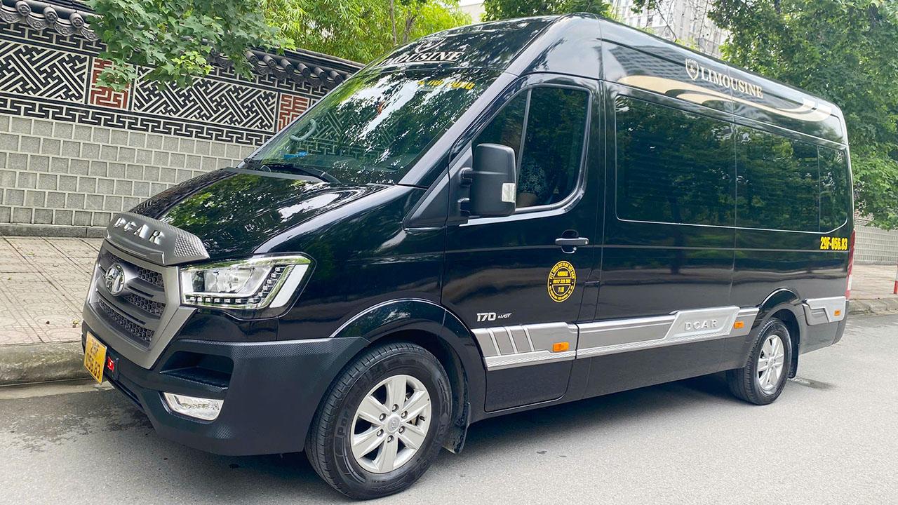 Thuê xe Limousine 11 chỗ đi Hạ Long