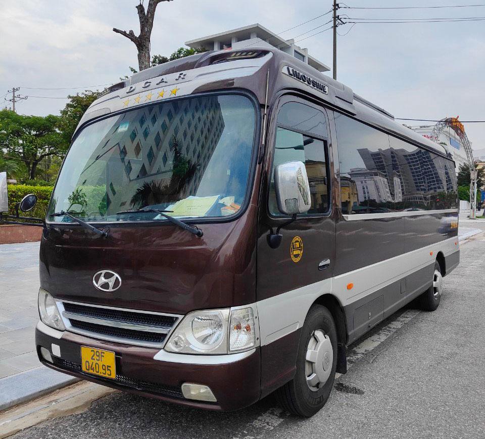 Thuê xe Limousine 16 chỗ đi Hạ Long