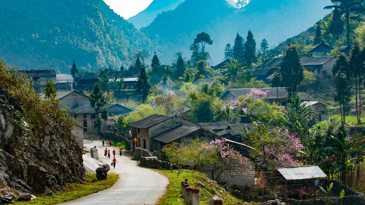 Phó Bảng và Những Ngôi Nhà Mái Đá