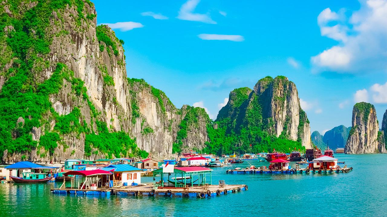 Làng Chài Cửa Vạn