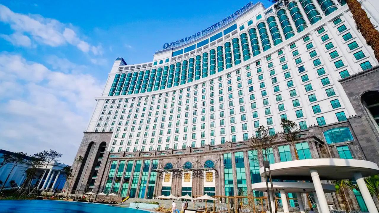 Khách Sạn Sang Trọng