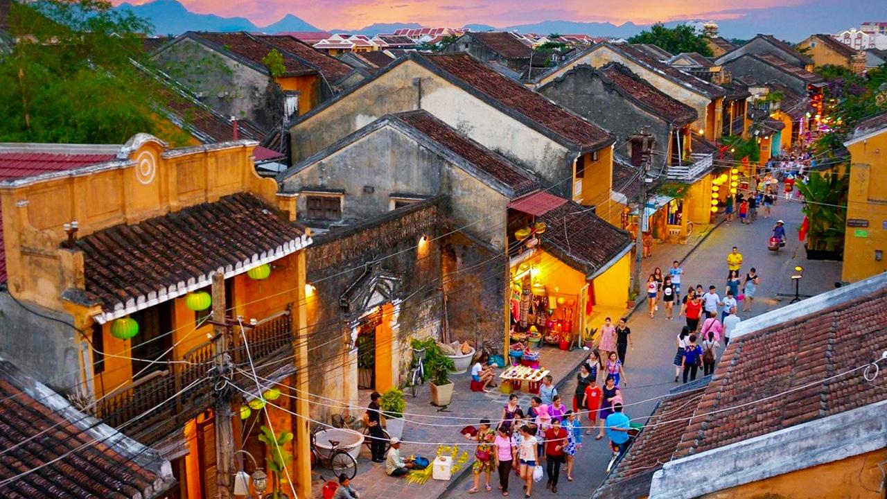 Ngày 3: Phố Cổ Hạ Long – Về Lại Hà Nội