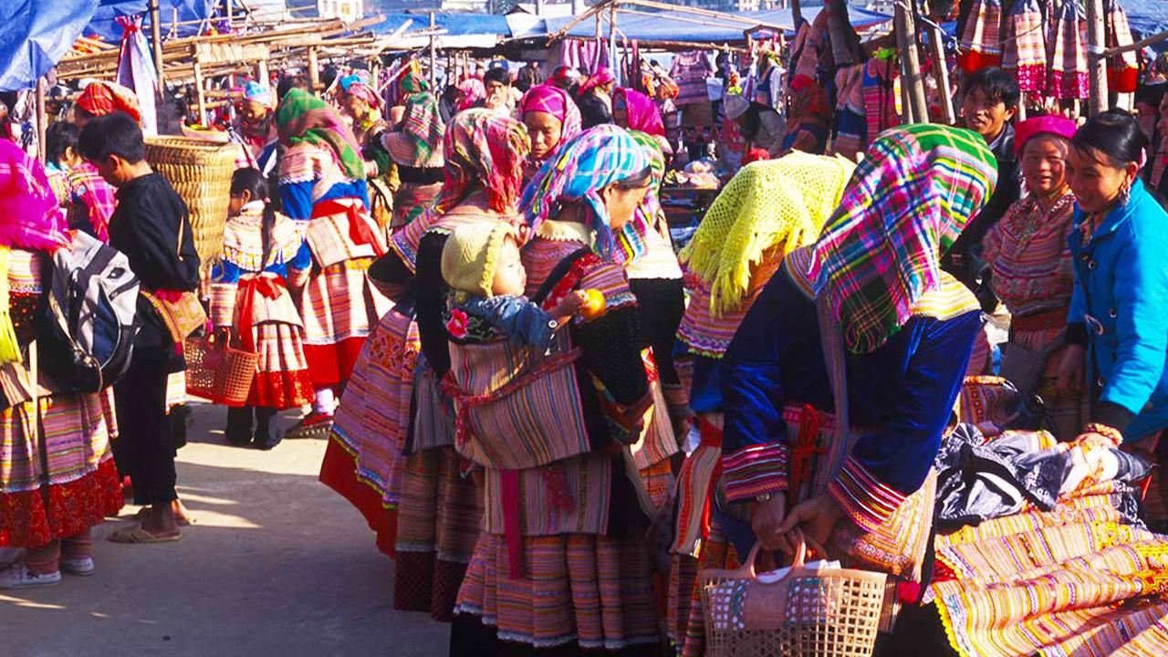 Chợ Phiên Sapa